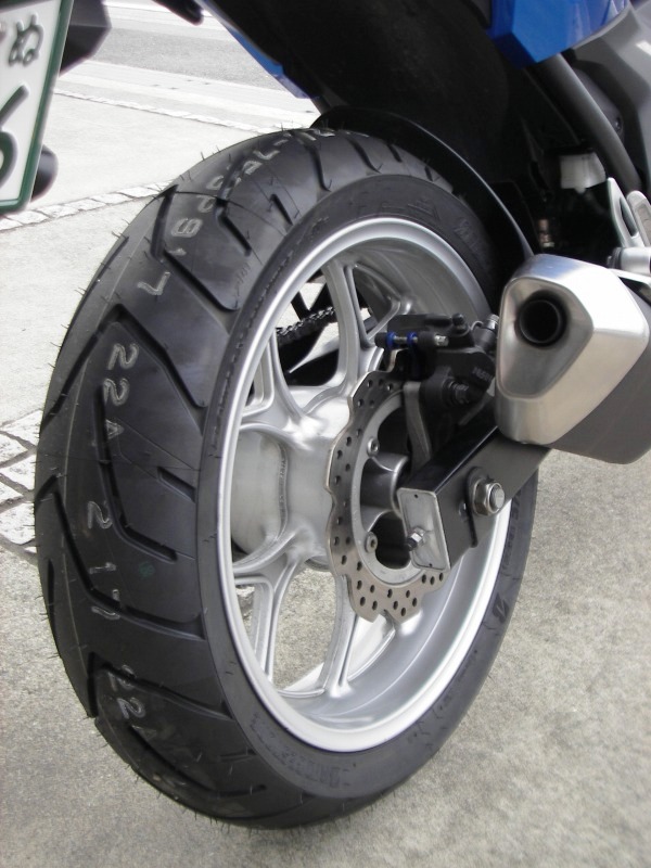 ホンダ NC750Xのタイヤ交換 | 開成タイヤ商会